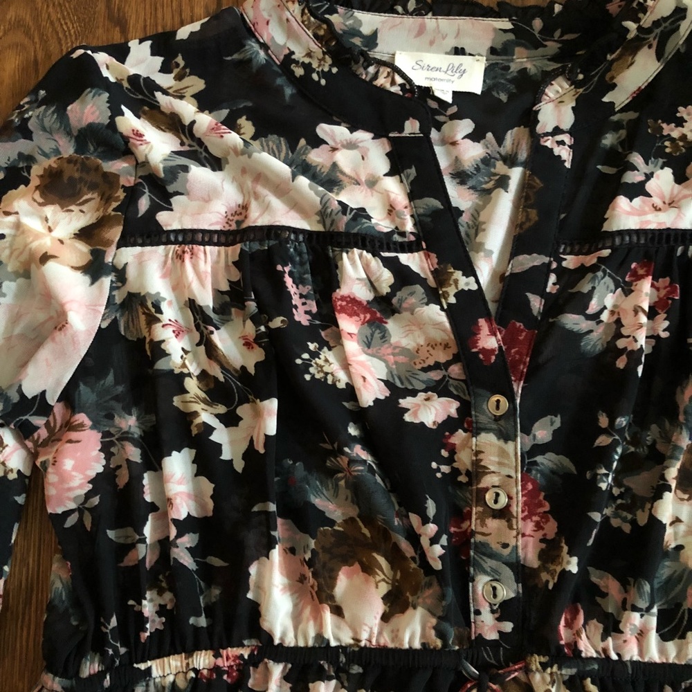 Siren Lily | Floral Maternity Blouse - Picture 2 of 7